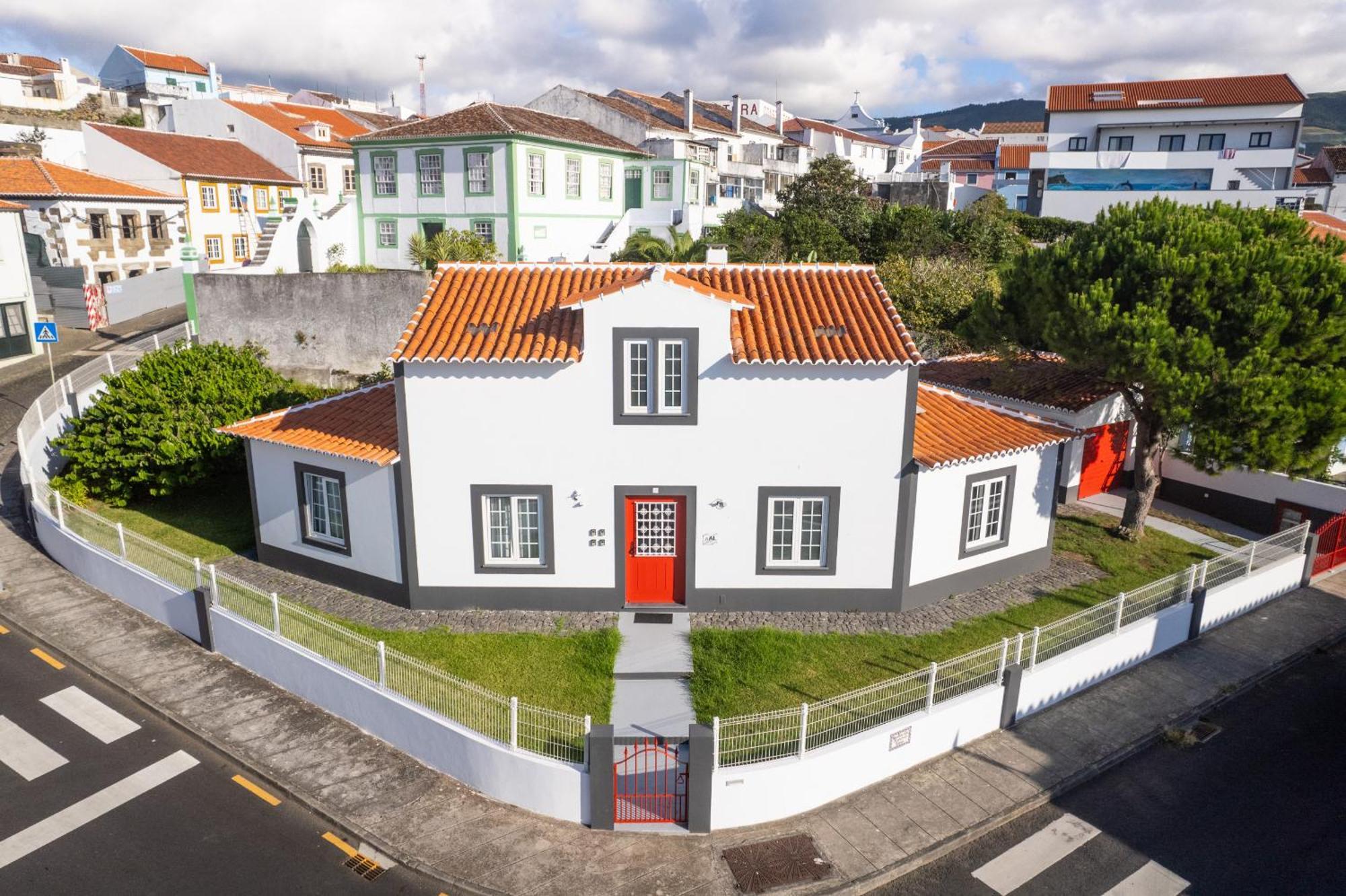 Angra Charming Suites By Seewest Ангра-ду-Ероїшму Екстер'єр фото